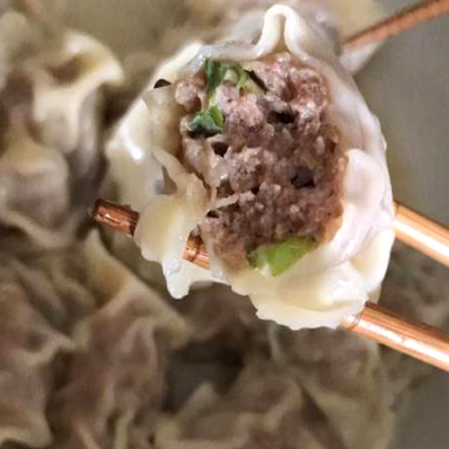 Pork & Green Onions Dumpling 猪肉大葱