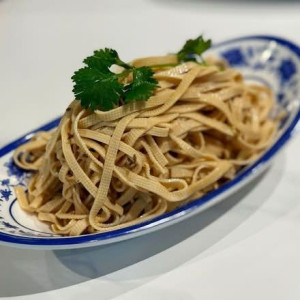 Tofu Strip Salad with Little Chilly Oil 家常豆腐丝 
