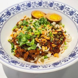Chili Ground Pork Sauce Noodles 香辣肉酱拌面 