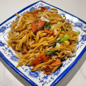 Homemade Fried Noodles 火腿蛋炒面 
