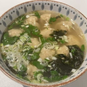 Wonton Soup (Pork with Preserved Egg) 皮蛋小馄饨 