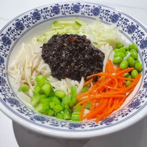 Beijing-Style Fried Sauce Noodles (Vegan Egg) 鸡蛋素炸酱面