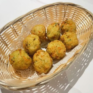 Fried Radish Balls 青萝卜小丸子 