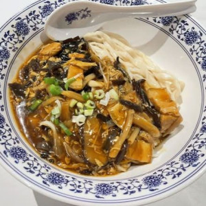 Beijing-Style Gravy on Noodles 老北京打卤面 