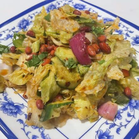 Lettuce Mixed Salad with Chilly Oil 手撕大拌菜 