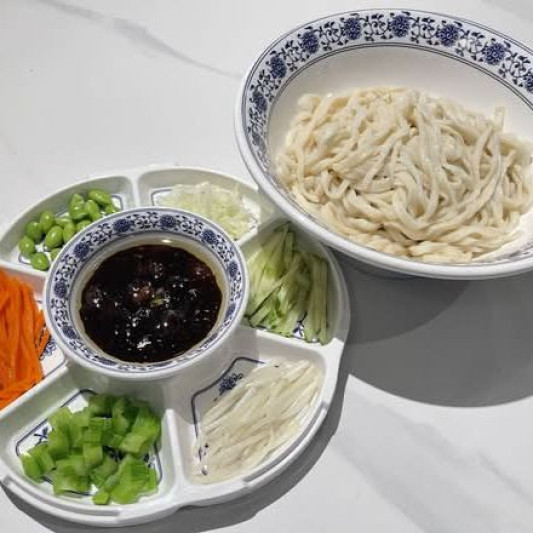 Beijing-Style Fried Sauce Noodles 老北京炸酱面 