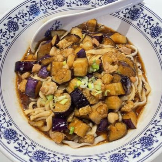 Diced Eggplant and Pork on Noodles 茄丁肉粒打卤面 
