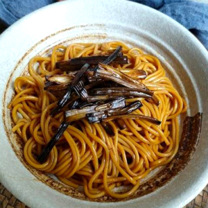 33. Scallion Oil Noodles 葱油拌面