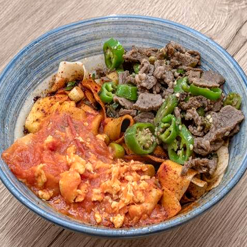 21. Biangbiang Noodles with Cumin 孜然青椒牛肉