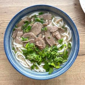27. Lamb Rice Noodles in Soup 羊肉汤粉