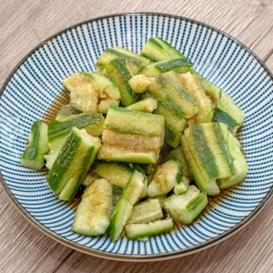 06. Smashed Cucumber with Garlic 蒜泥拍黄瓜