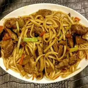 38. Lamb Fried Noodles 羊肉炒面