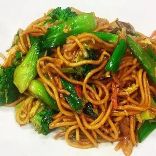 39. Vegetable Fried Noodles 蔬菜炒面