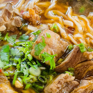 Spicy Lamb Noodle Soup (Lunch) 红焖羊肉面