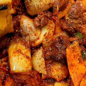 Spicy Big Tray Chicken with Homemade Noodles 新疆大盘鸡