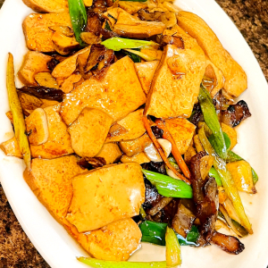 Preserved Pork with Dried Tofu Slices 腊肉炒香干