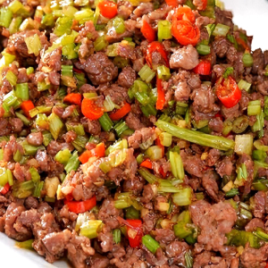 Spicy Ground Beef Stir-Fried 小炒牛肉沫