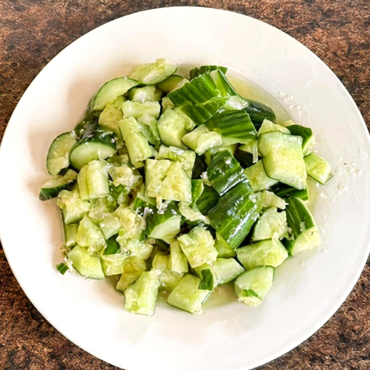 Cucumber Salad 拍黄 瓜