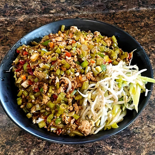 Sour Bean Minced Pork with Rice (Lunch Special)  酸豆角肉沫盖饭