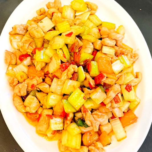 Chicken with Diced Hot Red Peppers 剁椒炒鸡丁