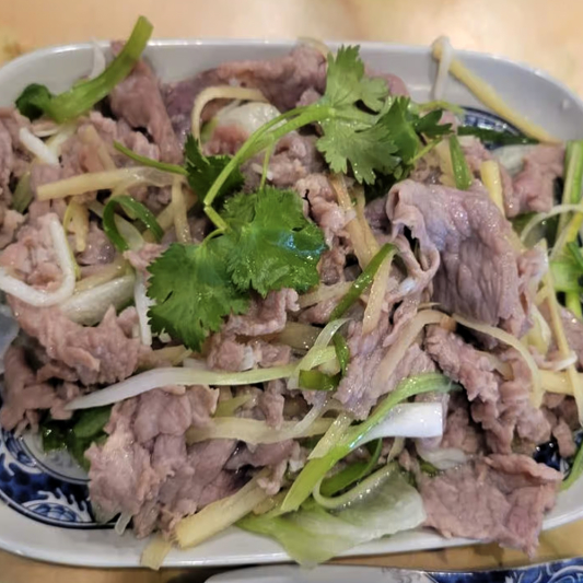 Sliced Beef with Ginger & Green Onion in Oyster Sauce / 姜葱牛肉捞面