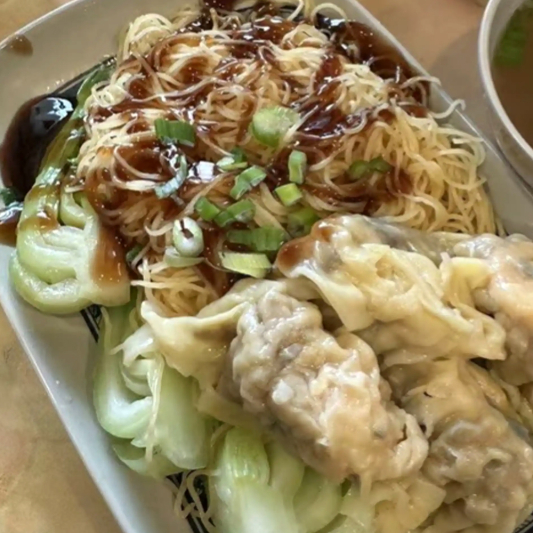 Sui-Kau Noodles with Vegetables / 水饺捞面