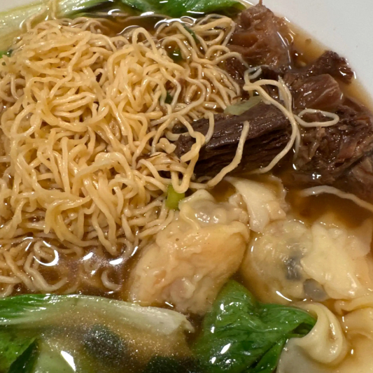 Sui-Kau & Beef Brisket Noodle Soup / 水饺牛腩面