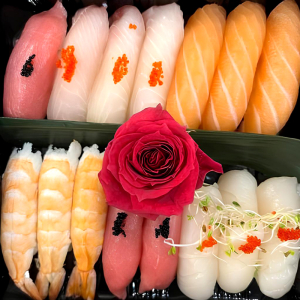 Deluxe Sushi Set (15 pcs)