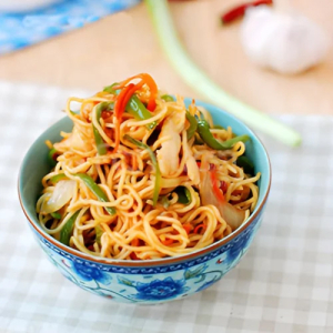 Shredded Chicken Chow Mein 鸡丝炒面