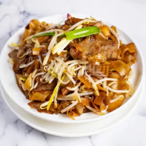 Beef Chow Fun (Dry) 干炒牛河粉