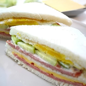 Spam & Egg Sandwich 午餐肉煎蛋三明治