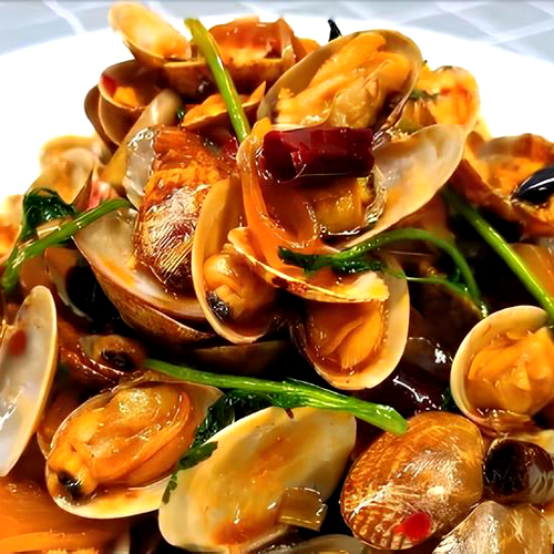 Stir-Fried Clams with Spicy Sauce