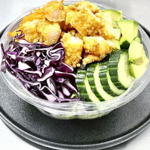 Pok&eacute; aux crevettes tempura