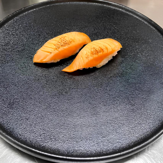 Nigiri de saumon grill&eacute;
