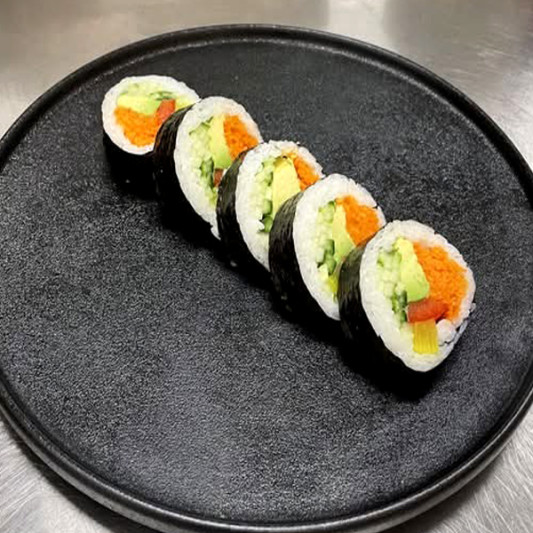 Sumomaki v&eacute;g&eacute;tarien