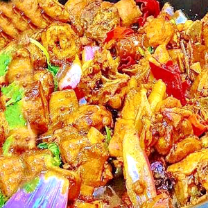 Intestines and Chicken in Spicy Pot 肥肠鸡