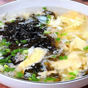 Seaweed and Egg Soup 紫菜蛋花汤