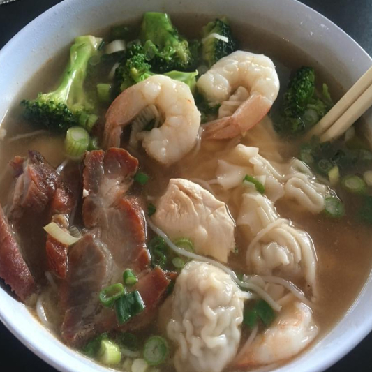 Deluxe Wonton Soup with Noodles