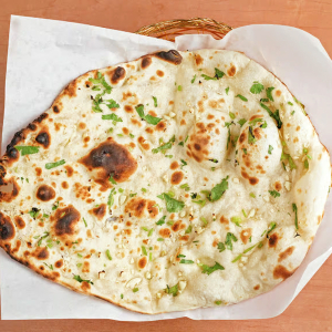 Naan &agrave; l'ail / Garlic Naan