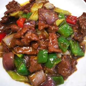 Stir-Fried Beef in Black Pepper Sauce