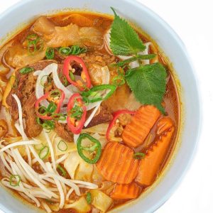 Yellow Hair Chicken Soup with Hor Fun  黄毛鸡鸡杂汤河粉