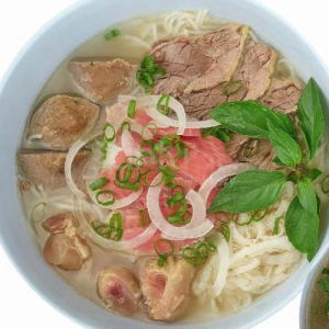 Special Vietnamese Rice Noodle Soup 特别牛肉粉