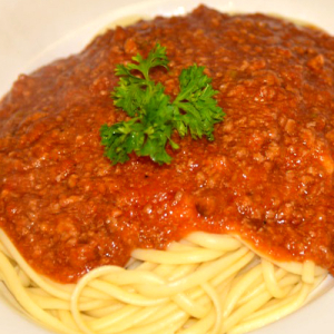 Linguini with Homemade Meat Sauce (Bolognese Sauce)
