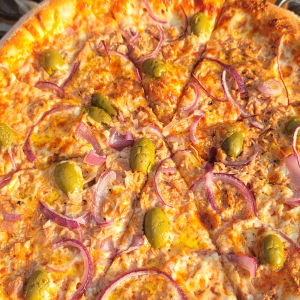 Tonno e Cipolla Pizza