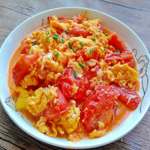 Stir-Fried Egg with Tomato