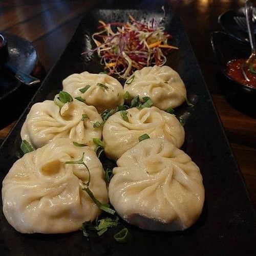 Vegetable Steamed Momos (8 pcs)