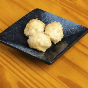 Fried Fish Balls (3 pcs) 秘制油炸鱼丸