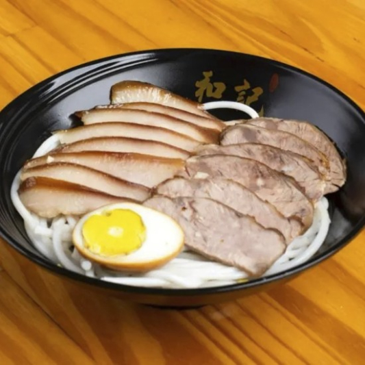 Pork Head Meal and Slices Roast Pork Rice Noodle Soup 猪肉头双拼粉