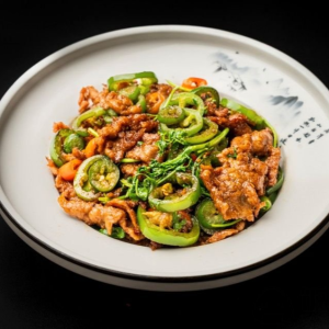 28. Local Flavor Beef 小炒牛肉