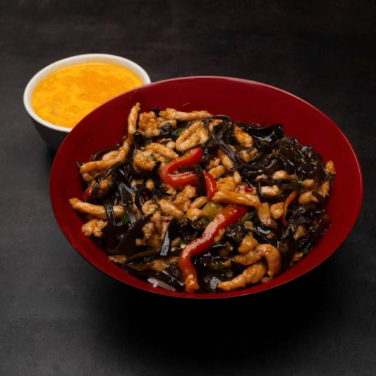 Shredded Pork with Hot Garlic Sauce over Rice 鱼香肉丝盖饭